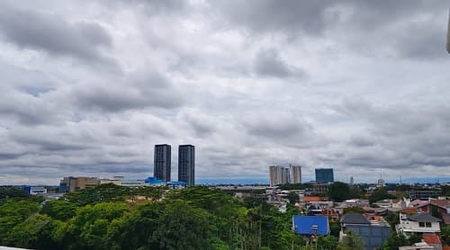Jabodetabek Hari Ini: Dari Awan Tebal Pagi Hingga Rintik Malam, Ini Rincian Cuaca Selengkapnya
