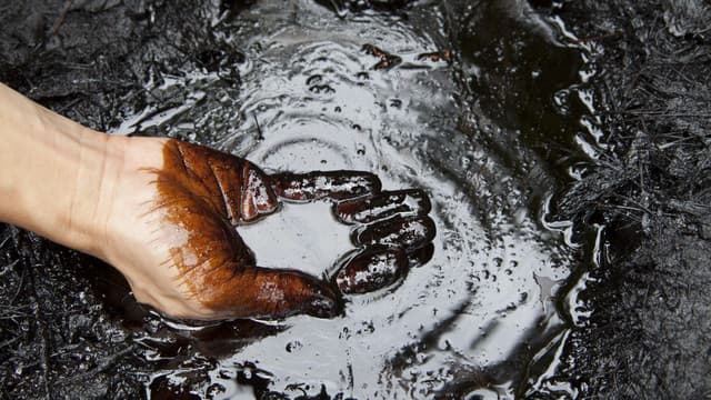 Analisis Ekonomi: Ketegangan Geopolitik Memicu Volatilitas Ekstrem Pasar Minyak Global