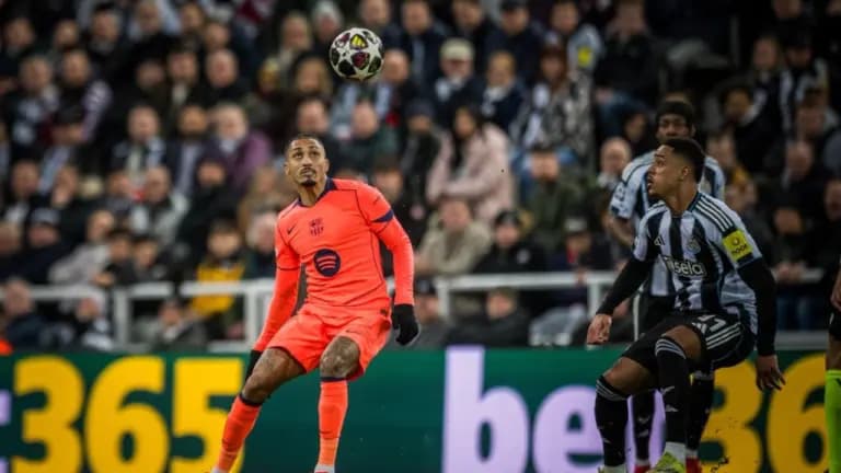 Analisis Taktik dan Psikologi: Bagaimana Barcelona Bertahan Hidup di Neraka St. James' Park