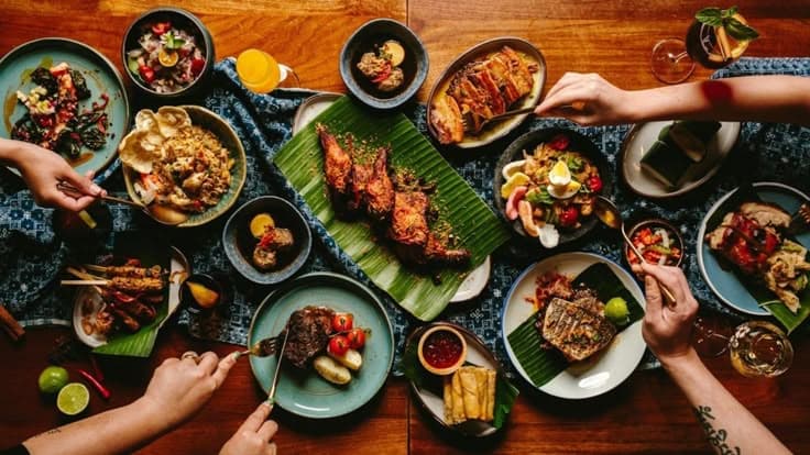 Mengurai DNA Budaya dalam Setiap Suapan: Perspektif Antropologi Kuliner Indonesia