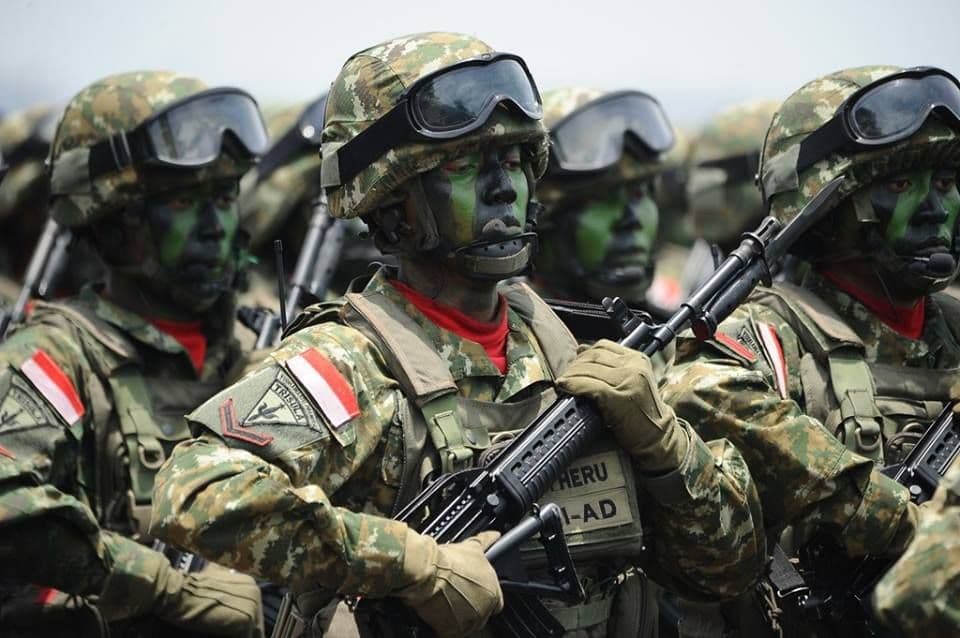 Membangun Pertahanan Negara: Analisis Kritis atas Fondasi Sumber Daya Manusia dalam Institusi Militer Modern